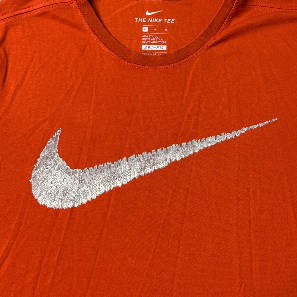 Nike‎ Shirt Mens M Orange Dri-FIT Short Sleeve Graphic Tee 705186-891 Swoosh